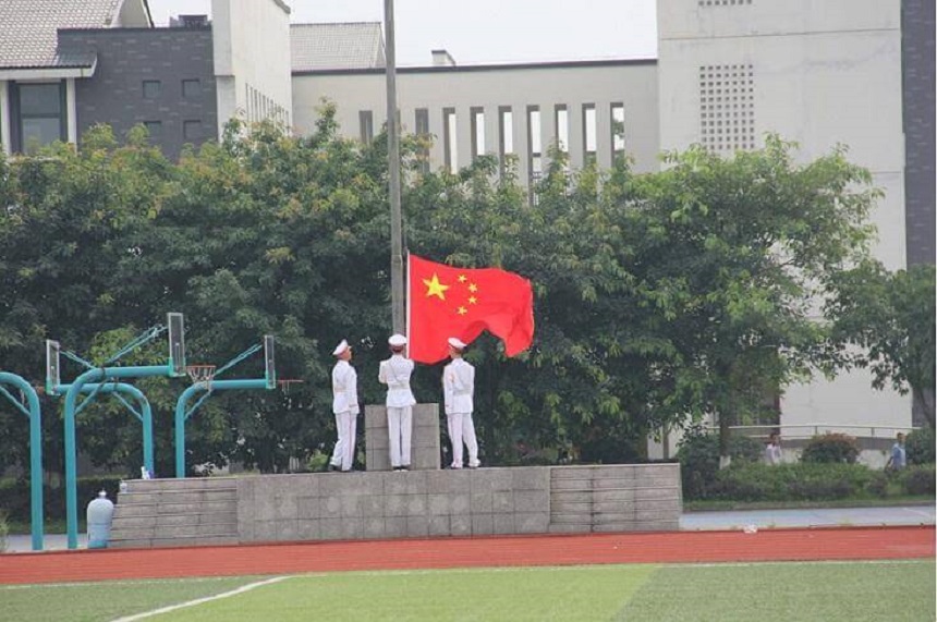 石室白馬中學近幾年的中考錄取分數(shù)線是多少？