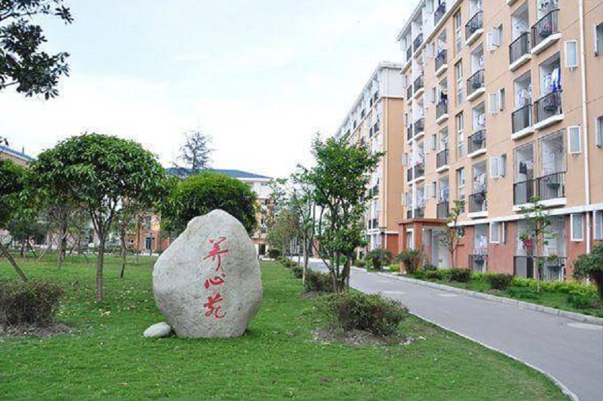 八一聚源高級中學2020年中考錄取分數(shù)線是多少？