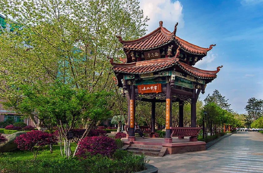中和中學(xué)環(huán)境好不好？