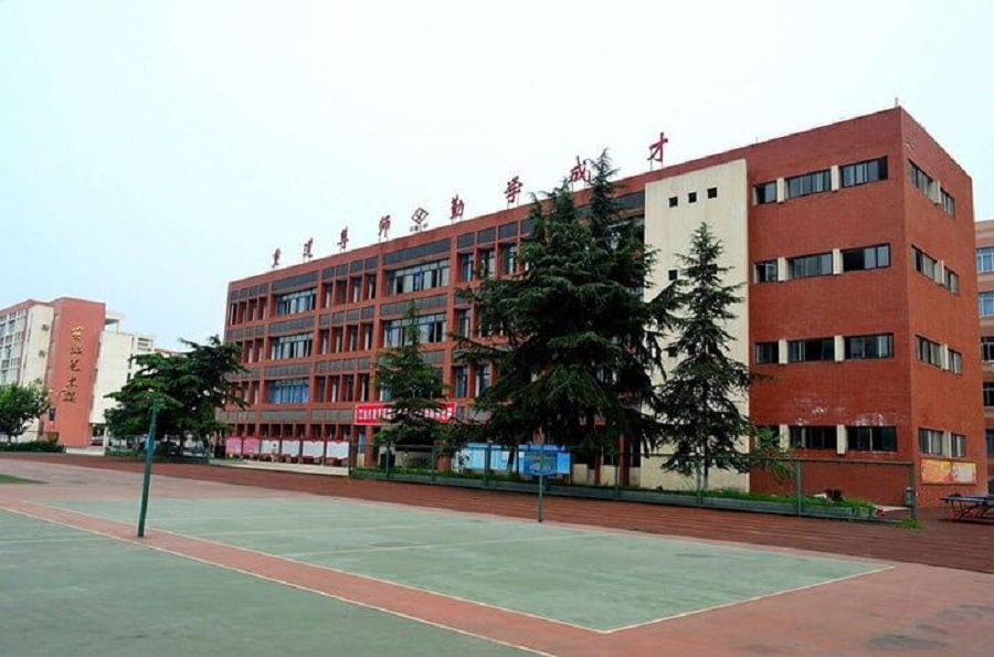 江油一中是公辦院校嗎？