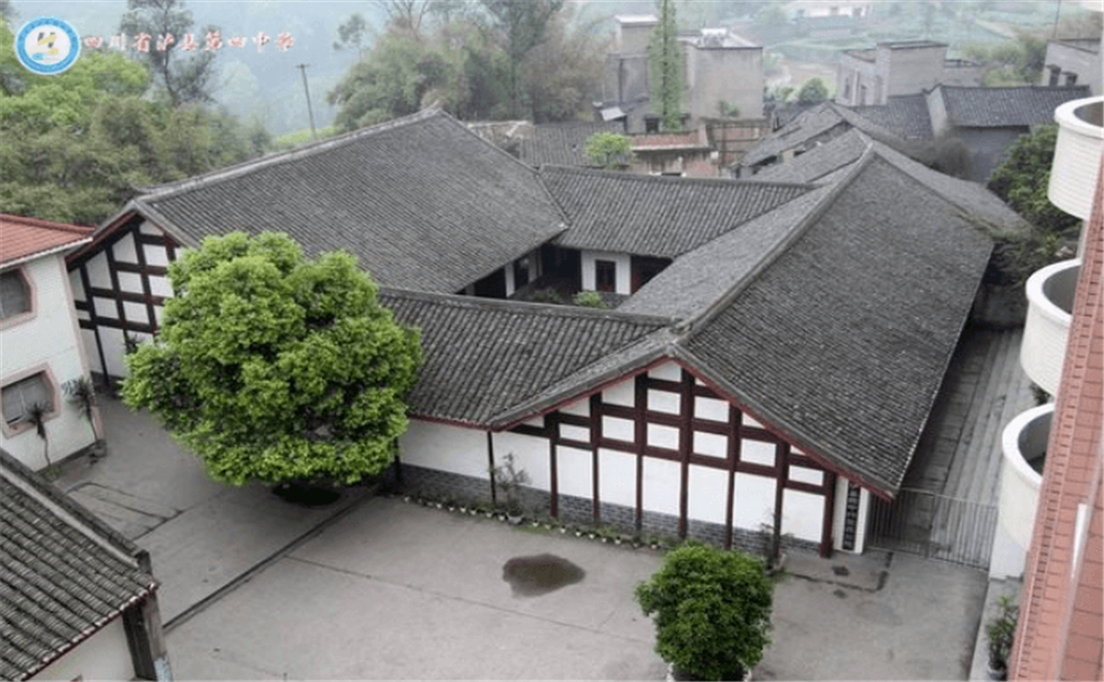 四川省瀘縣第四中學(xué)是公辦學(xué)校嗎？