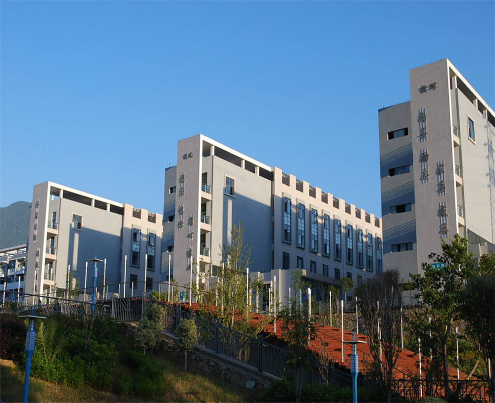 四川省米易學(xué)校招辦電話是多少？