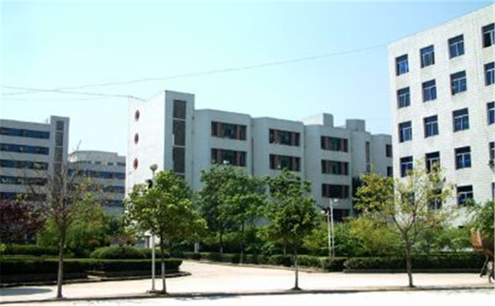廣安友誼中學(xué)2020年的收費(fèi)標(biāo)準(zhǔn)是多少？