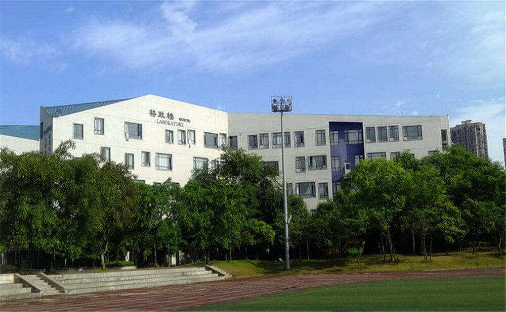 成都實驗外國語學(xué)校（西區(qū)）外招生一年的學(xué)費(fèi)是多少錢？