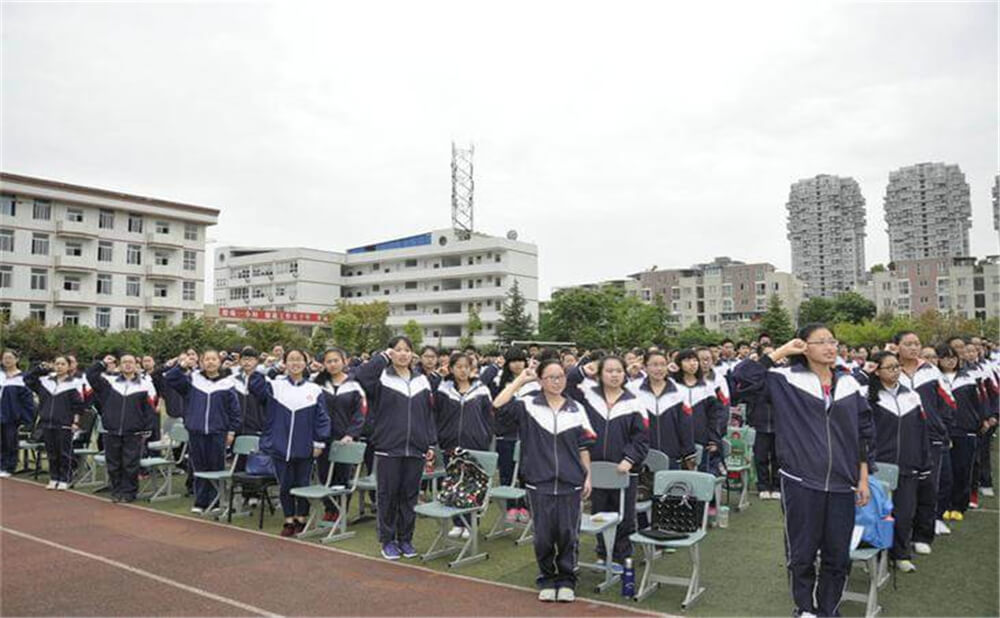 龍泉二中的去年錄取分?jǐn)?shù)線是多少分？