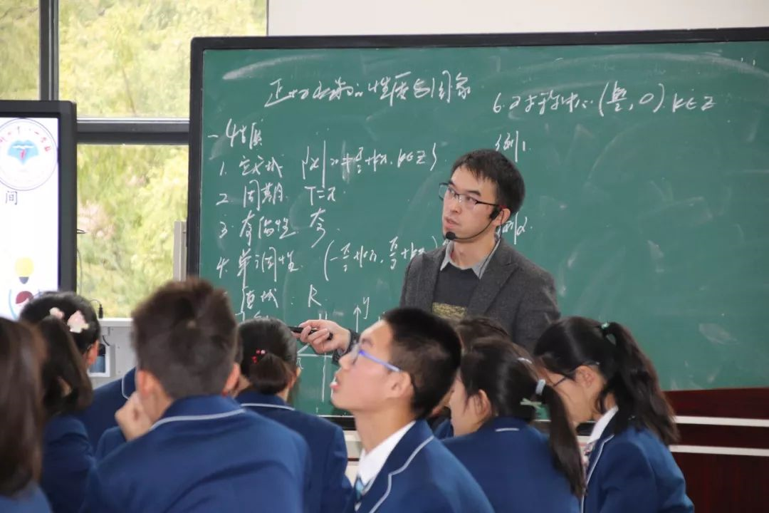 成都七中八一學(xué)校的宿舍怎么樣？