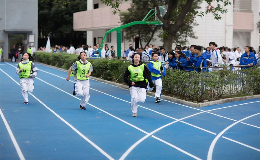 成都市田家炳中學本科升學率是多少？