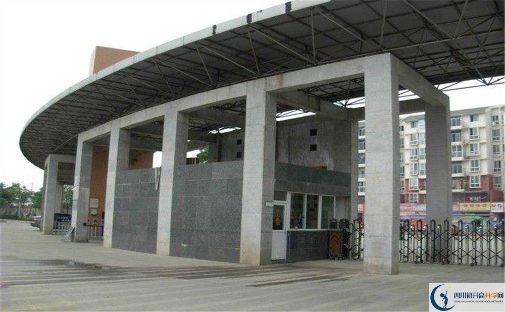 成都市龍泉中學(xué)的老師好不好？