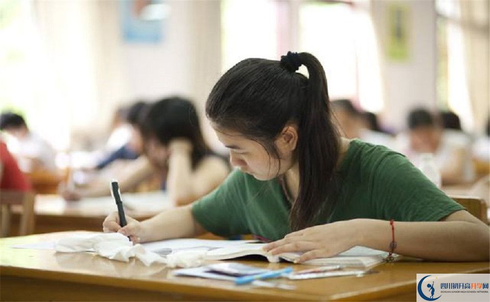 上仁壽華達(dá)高中的分?jǐn)?shù)線是多少？