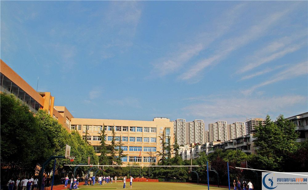 成都大學(xué)附屬中學(xué)的宿舍好不好？