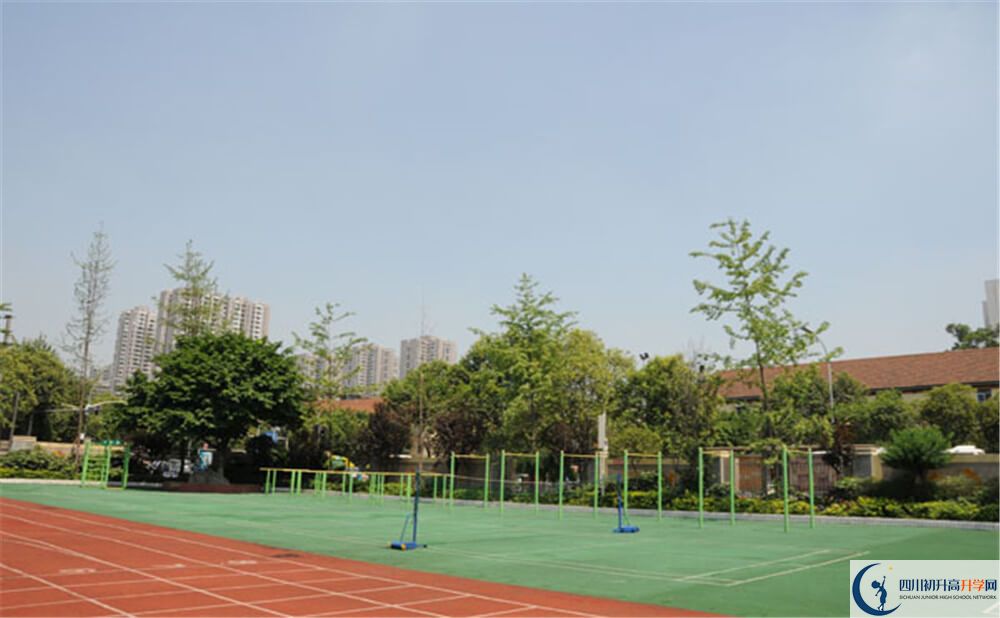 近幾年成都鐵路中學(xué)高中錄取的分?jǐn)?shù)線是多少分？