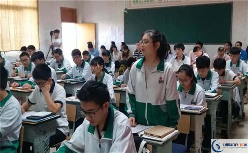 溫江二中的分數(shù)線大概是多少？