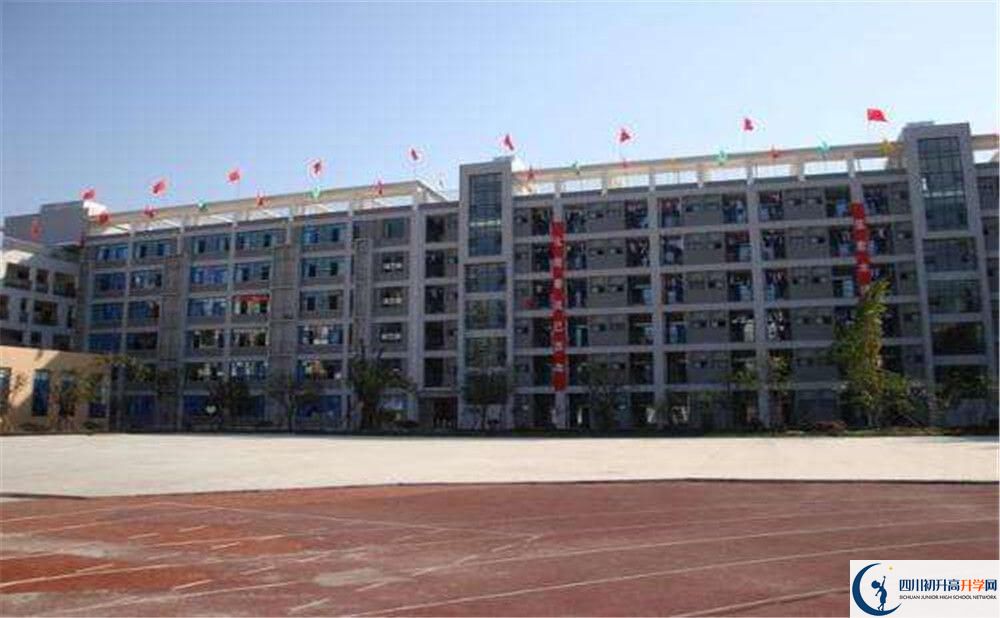 成都十二中（四川大學(xué)附屬中學(xué)）的分?jǐn)?shù)線大概是多少分？