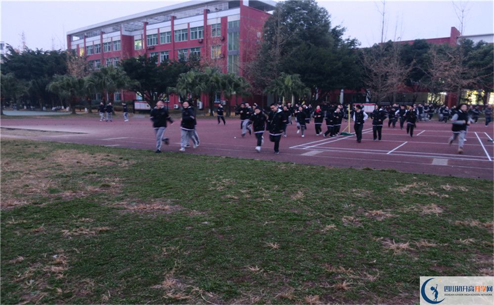 成都南開(kāi)為明學(xué)校高中住宿怎么樣？