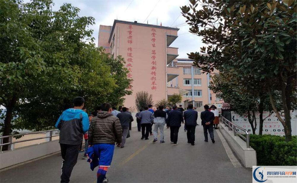大彎中學(xué)2020年保送清華北大的人數(shù)有多少？
