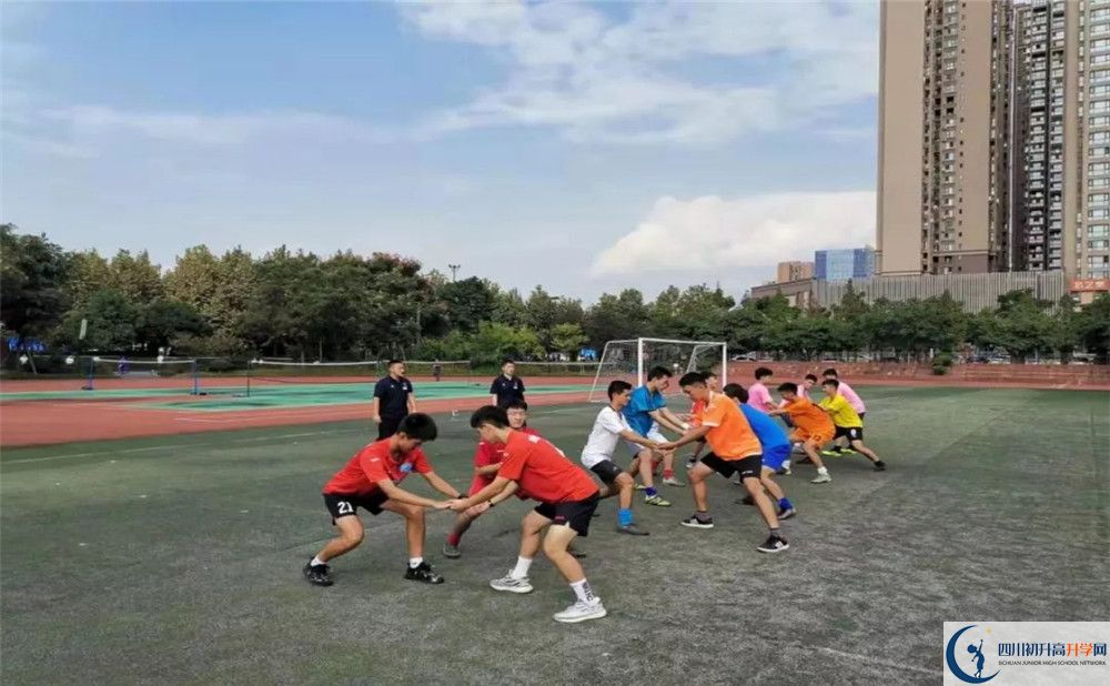 成都七中高新校區(qū)的高中住宿怎么樣？