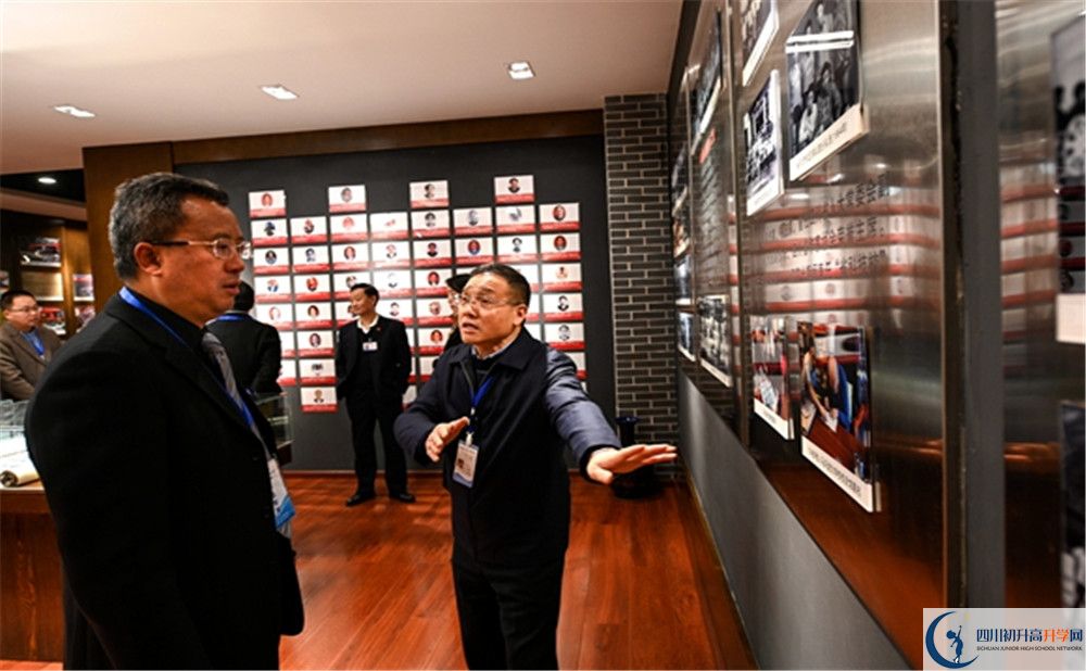 成都十二中平行班與實(shí)驗(yàn)班差多少？