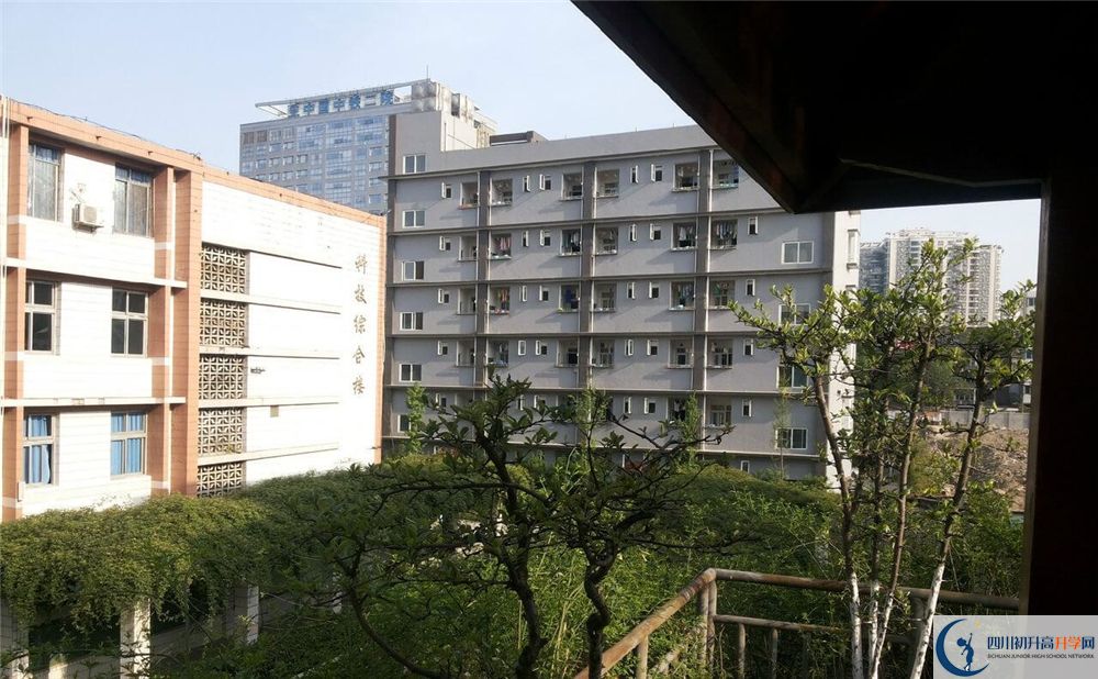 通錦中學(xué)地址在哪里？