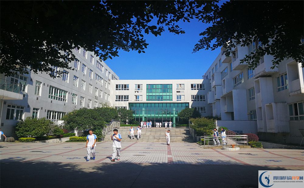 2020年成都市鐵路中學是國重嗎？